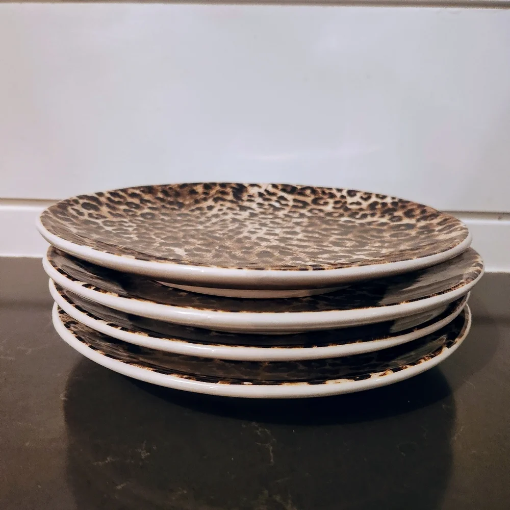 POTTERY BARN Set Of 4 Leopard Print 8 Inch Salad Plates